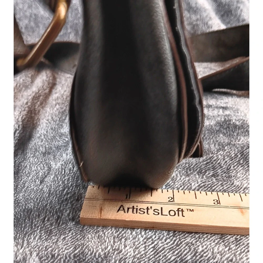 T-Shirt & Jeans Gray Saddle Bag Crossbody Purse Buckle‎ Flap Adjustable Strap